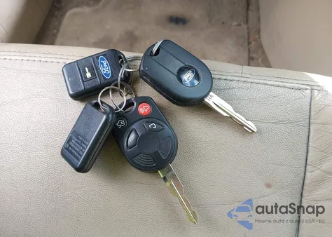 2012 Ford Escape Xlt z USA, uszkodzony, nr VIN 1FMCU9D7XCKB60341